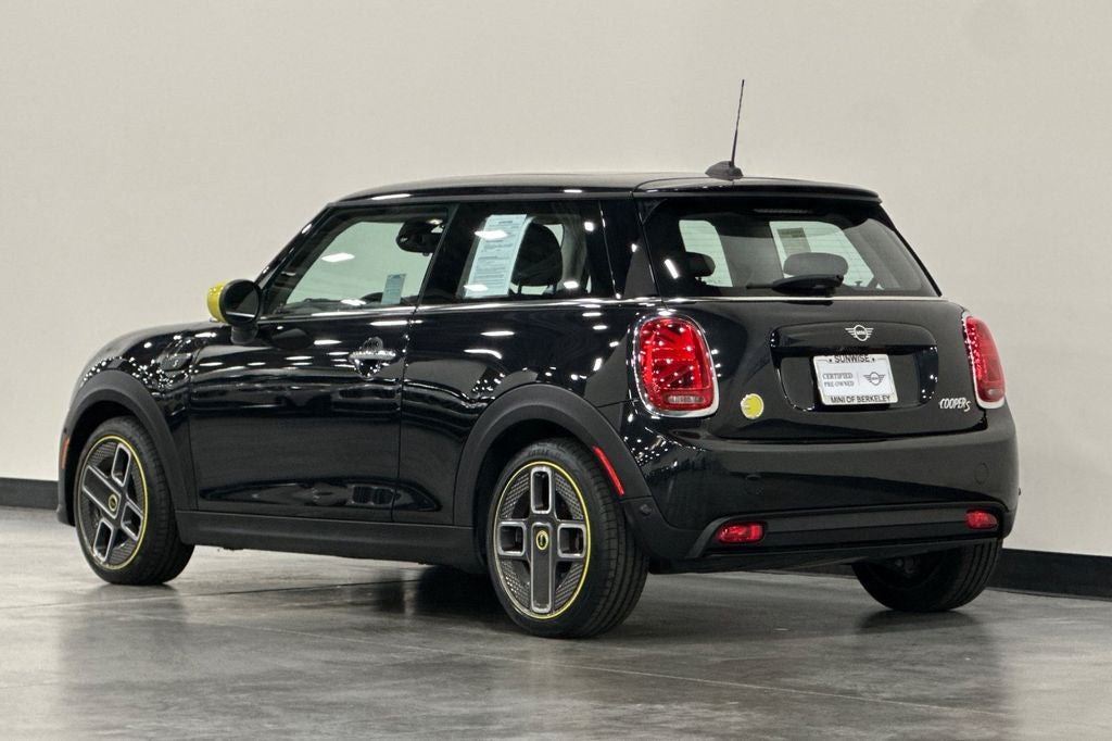 2024 MINI Cooper SE Electric Iconic