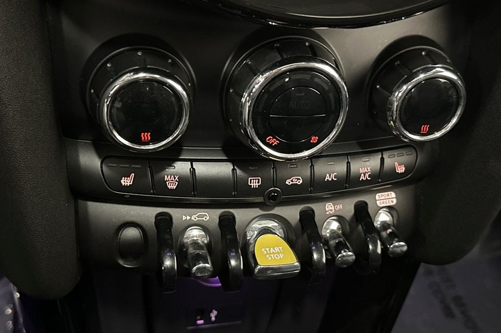 2024 MINI Cooper SE Electric Signature