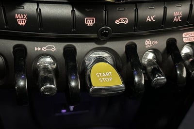 2024 MINI Cooper SE Electric Signature