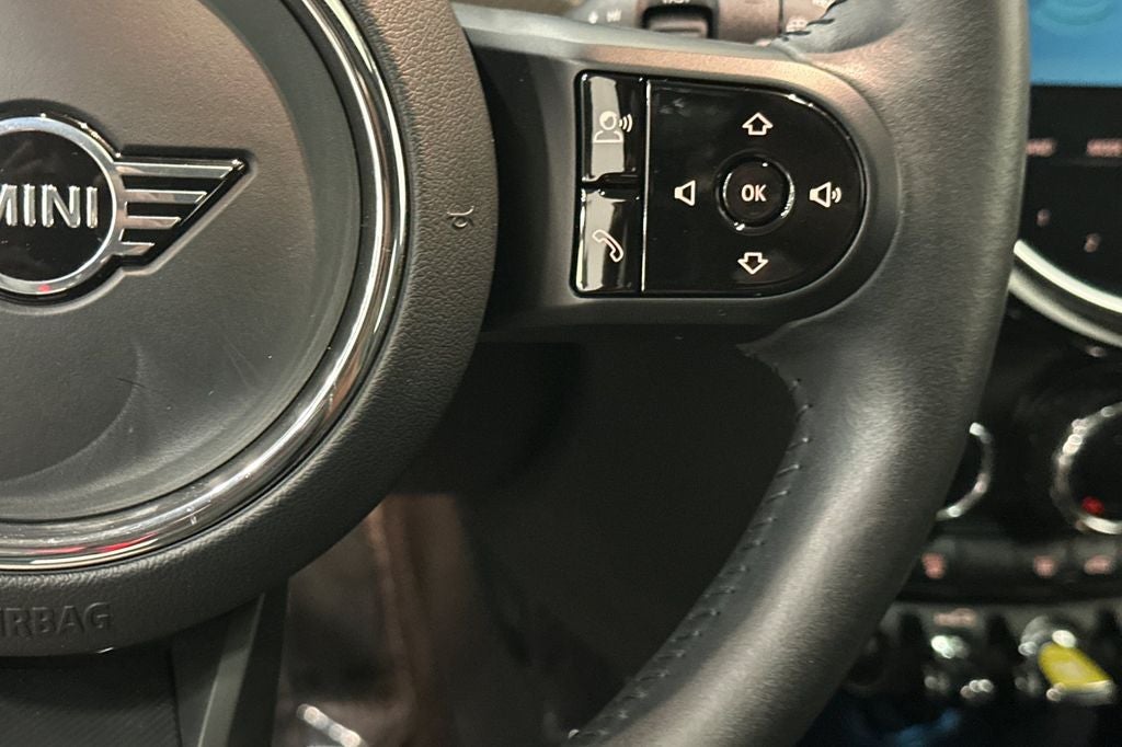 2024 MINI Cooper SE Electric Signature