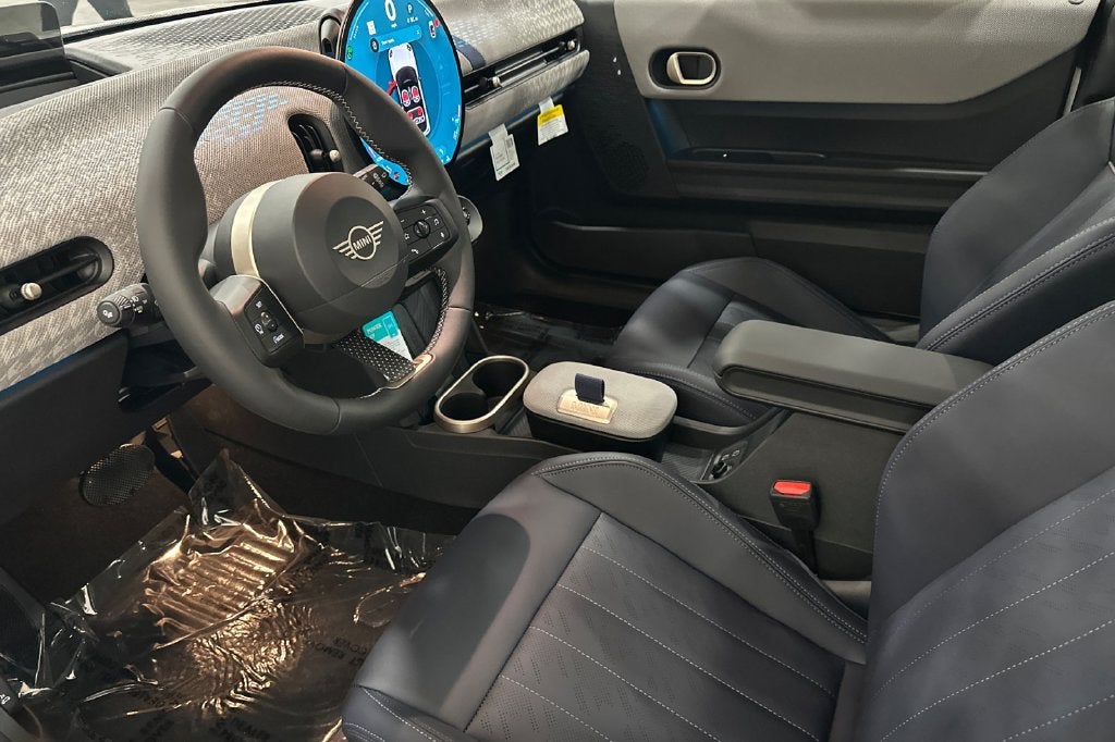 2027 MINI 2 DOOR SIGNATURE PLUS