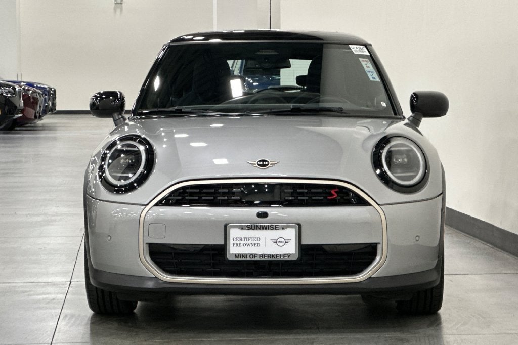 2025 MINI HARDTOP 2 DOOR Iconic