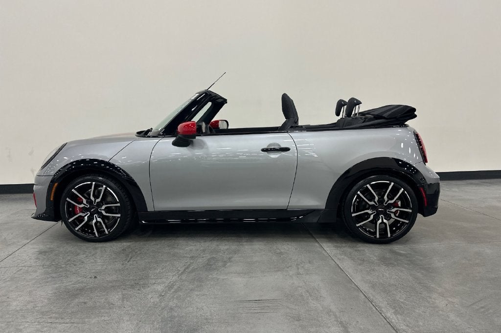 2025 MINI CONVERTIBLE Iconic