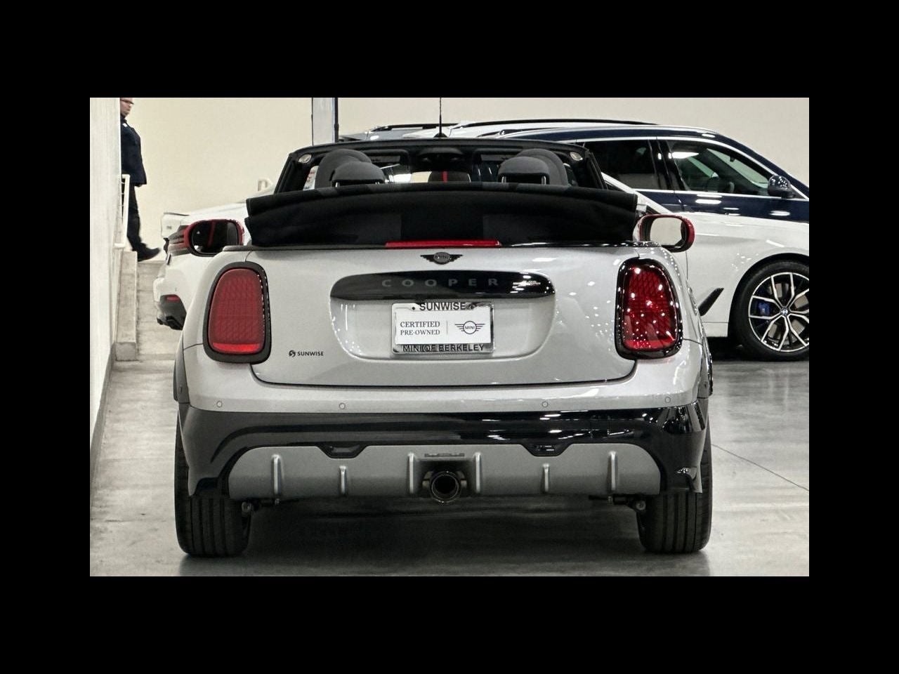 2025 MINI CONVERTIBLE Iconic