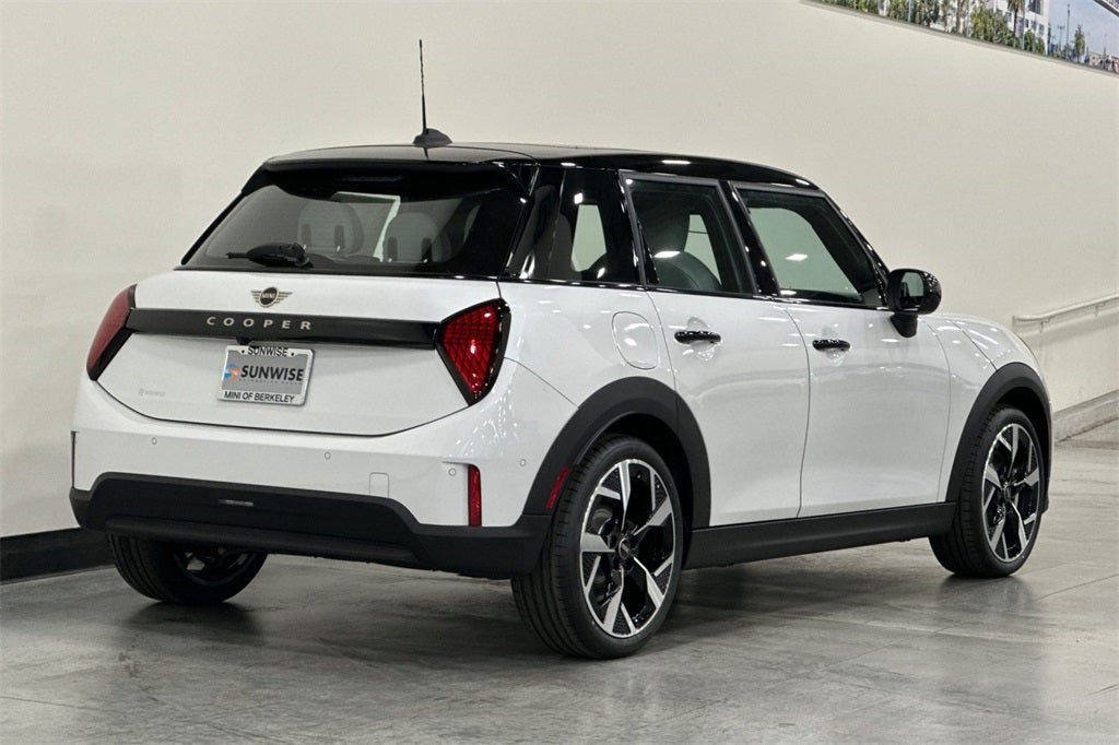 2026 MINI Hardtop 4 Door Cooper