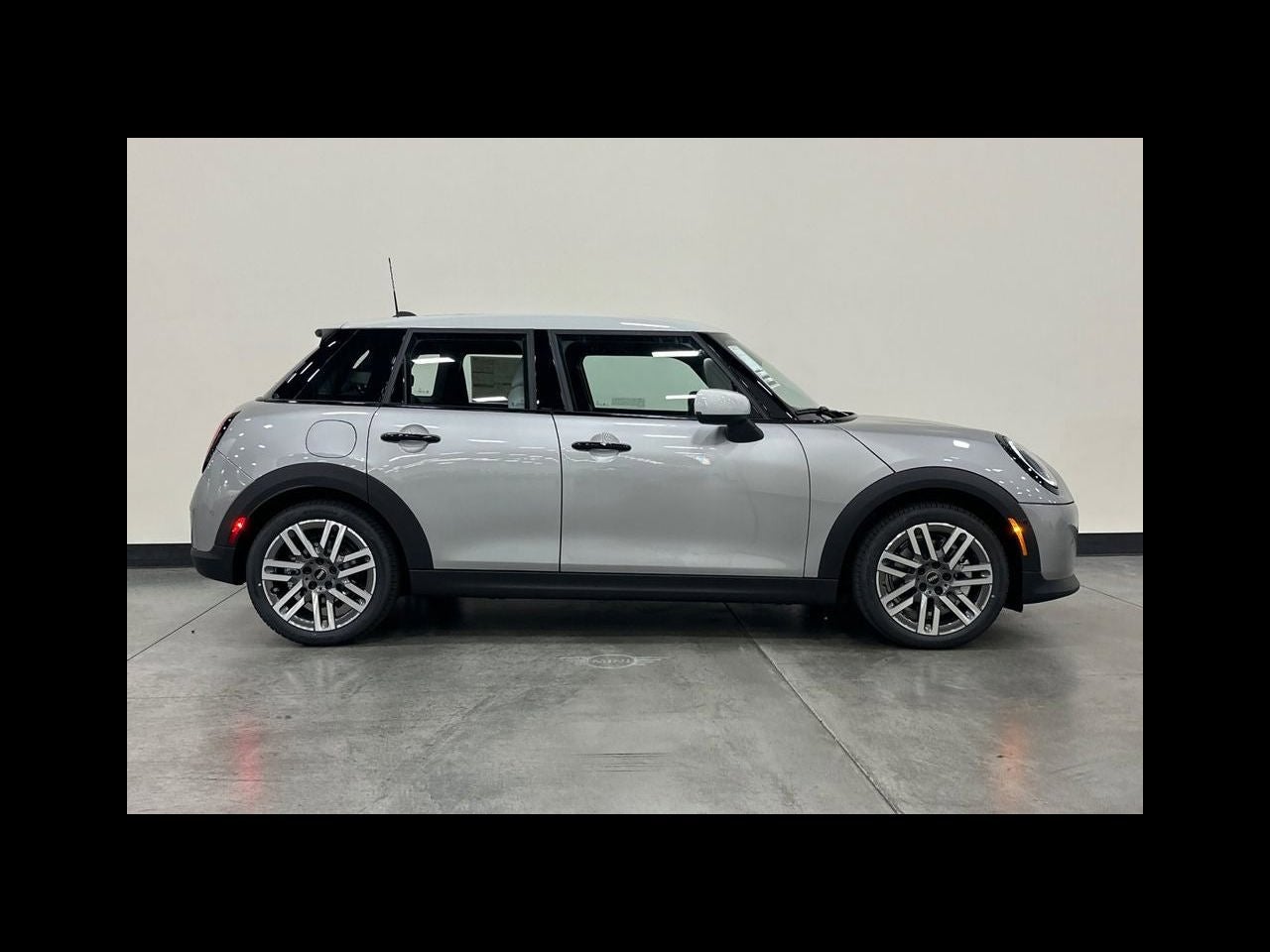 2026 MINI 4 DOOR SIGNATURE PLUS
