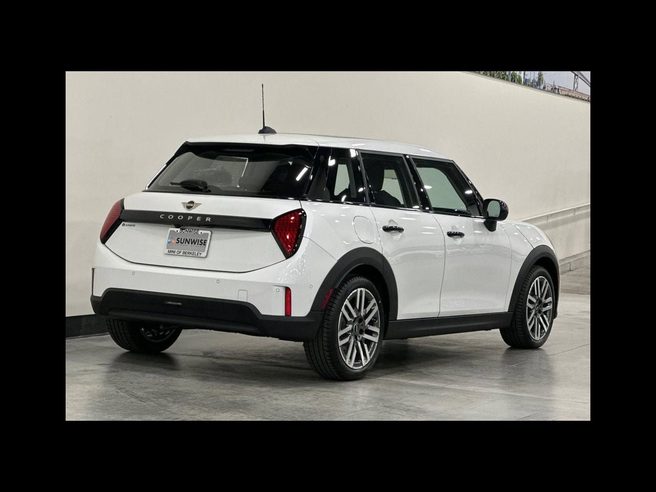 2026 MINI 4 DOOR SIGNATURE PLUS