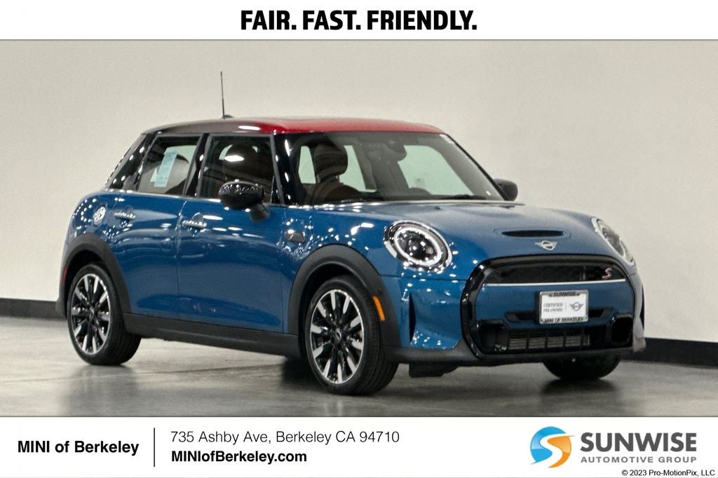 2023 MINI Cooper S Iconic