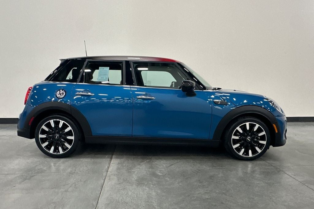 2023 MINI Cooper S Iconic