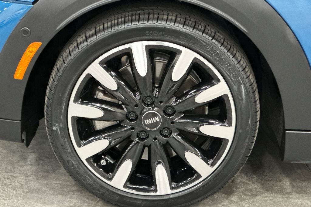 2023 MINI Cooper S Iconic