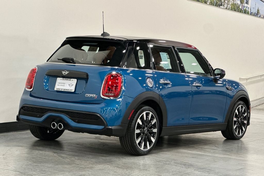 2023 MINI Cooper S Iconic