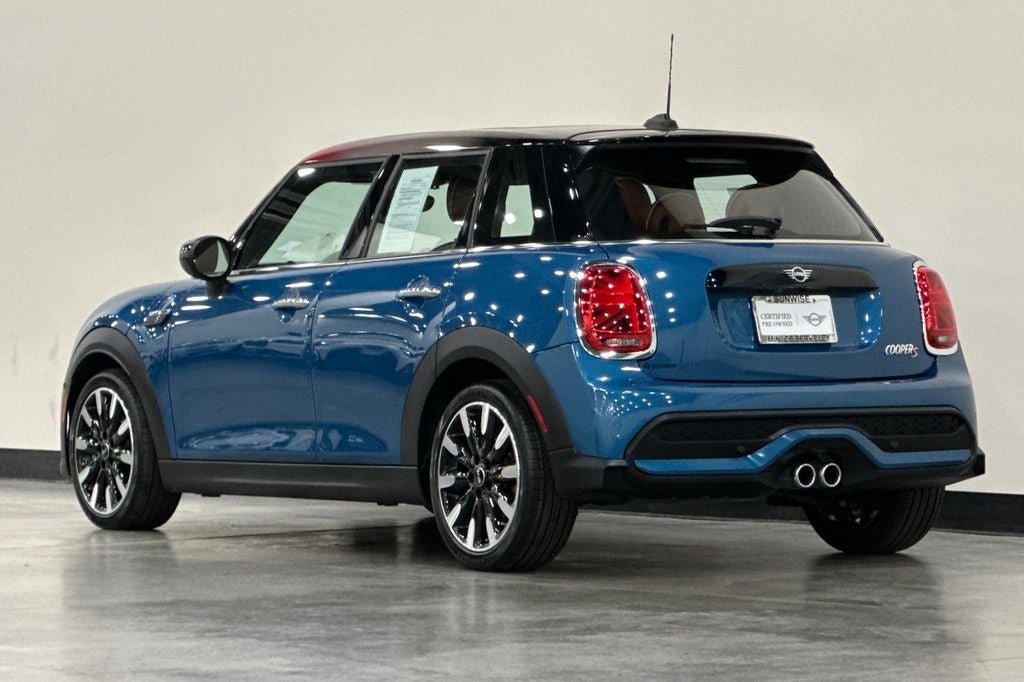 2023 MINI Cooper S Iconic