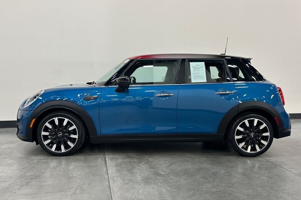2023 MINI Cooper S Iconic