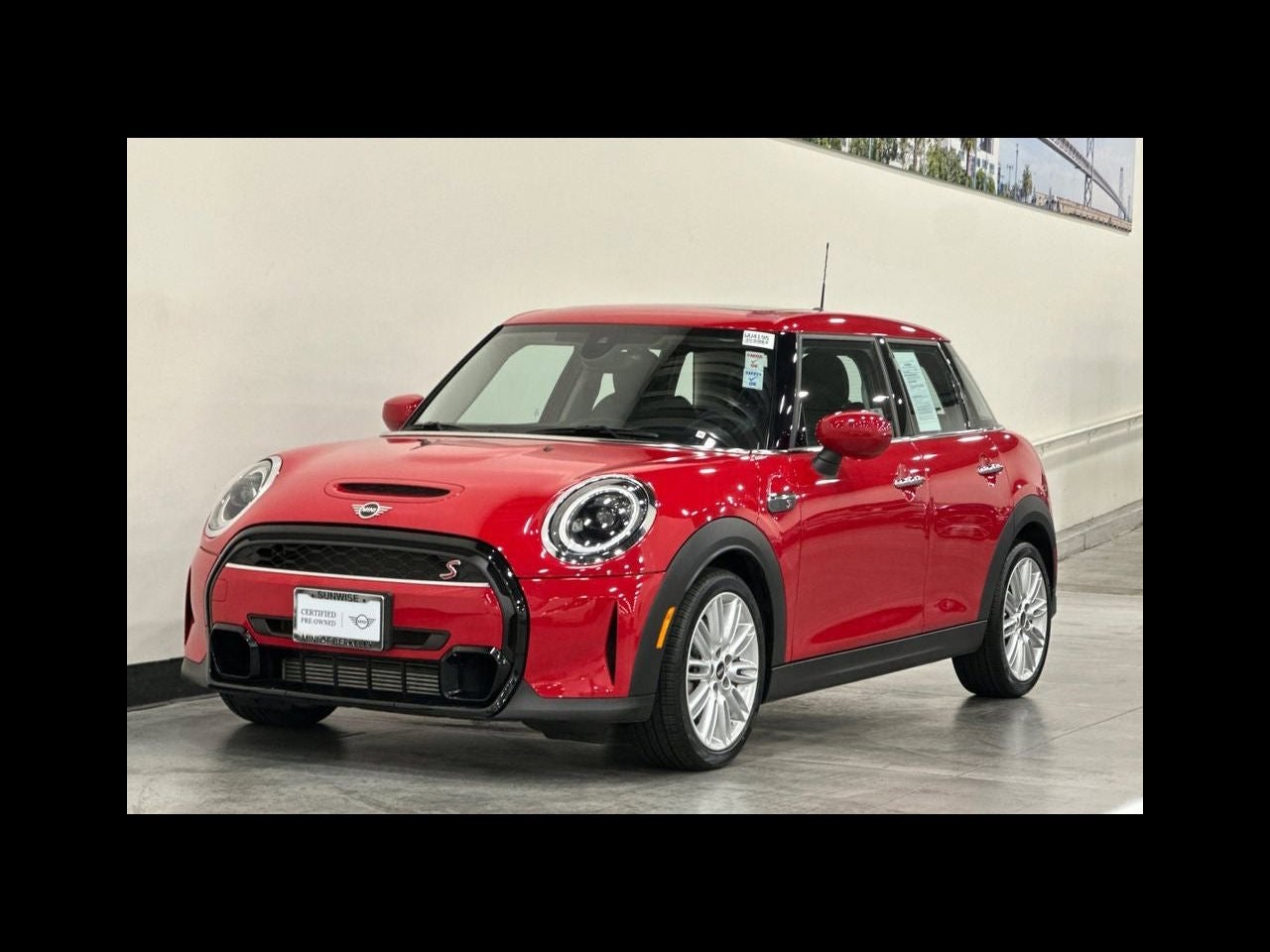 2024 MINI HARDTOP 4 DOOR Signature