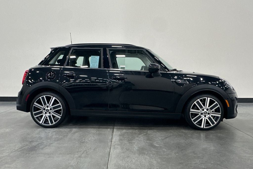 2024 MINI Cooper S Iconic