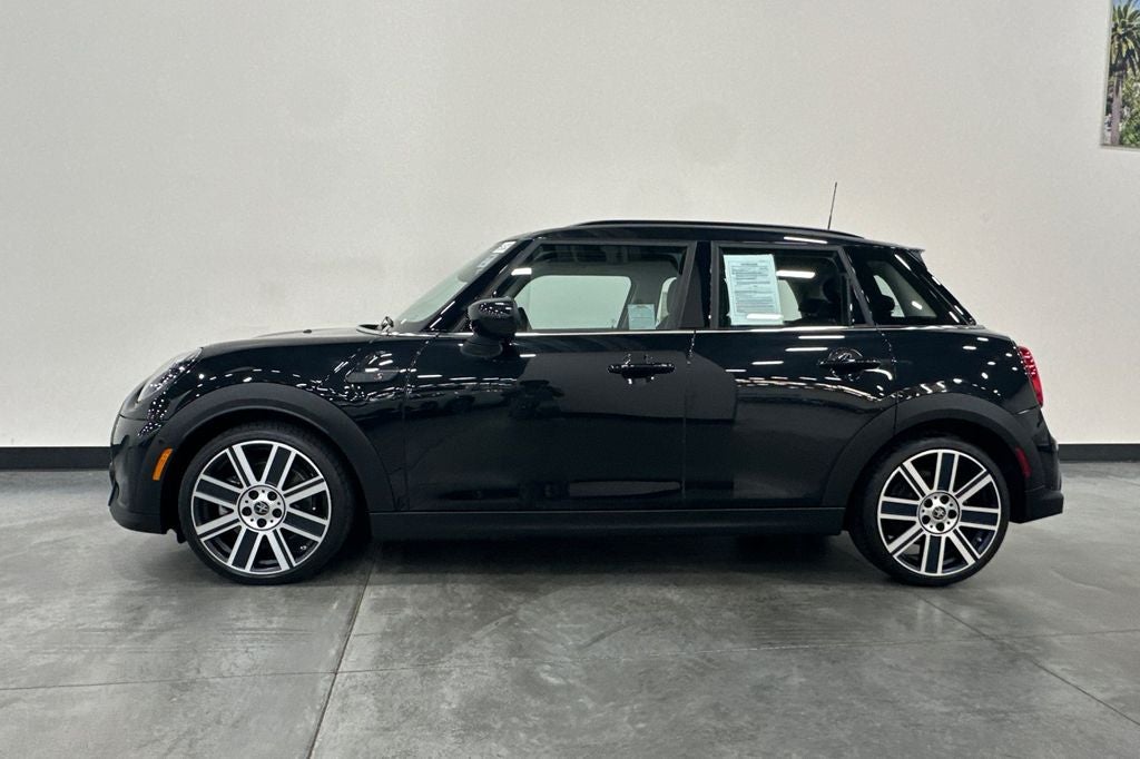 2024 MINI Cooper S Iconic