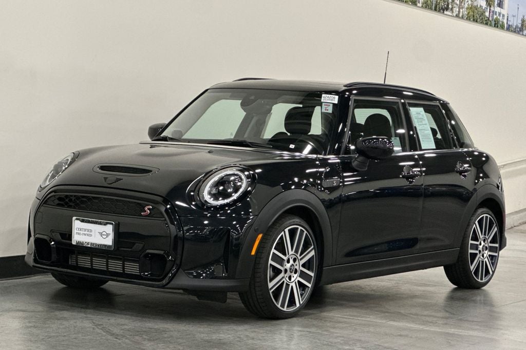 2024 MINI Cooper S Iconic