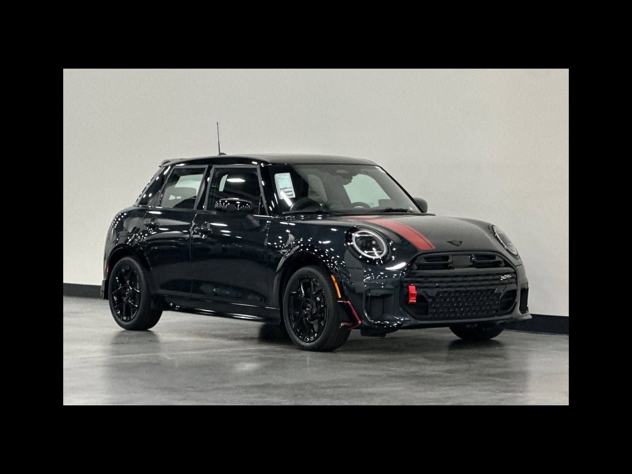 2026 MINI 4 DOOR ICONIC