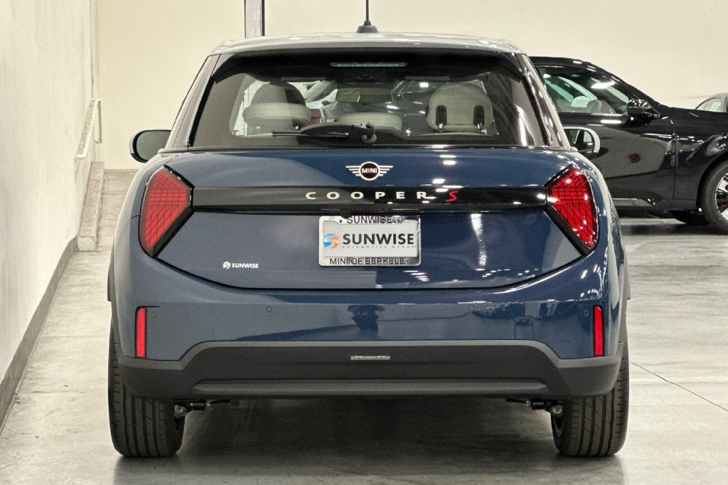 2027 MINI 4 DOOR ICONIC