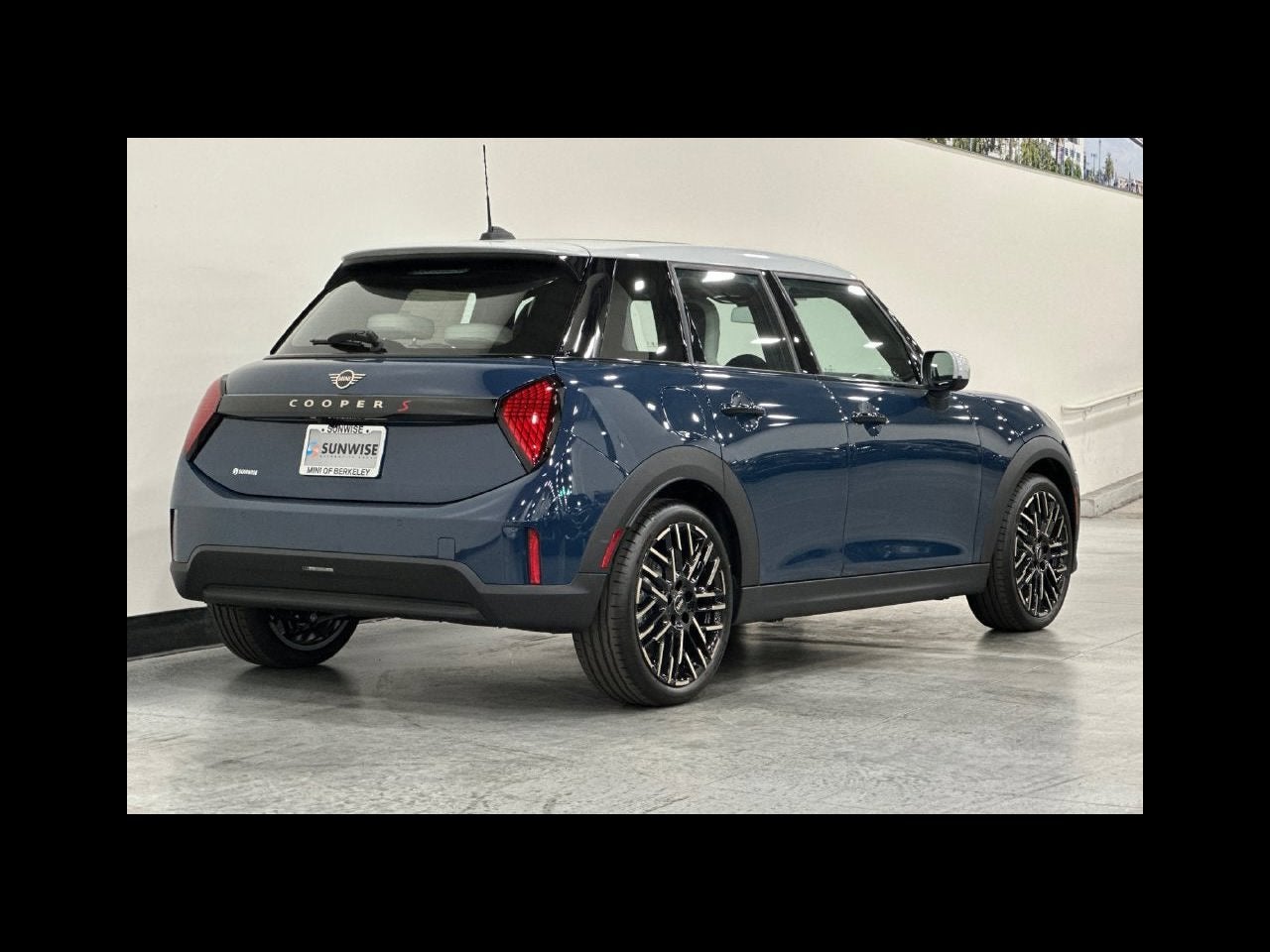 2027 MINI 4 DOOR ICONIC