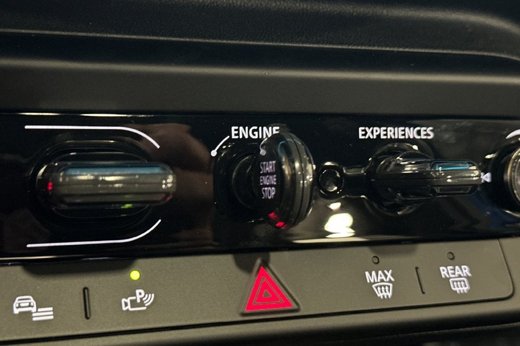 2027 MINI 4 DOOR SIGNATURE PLUS