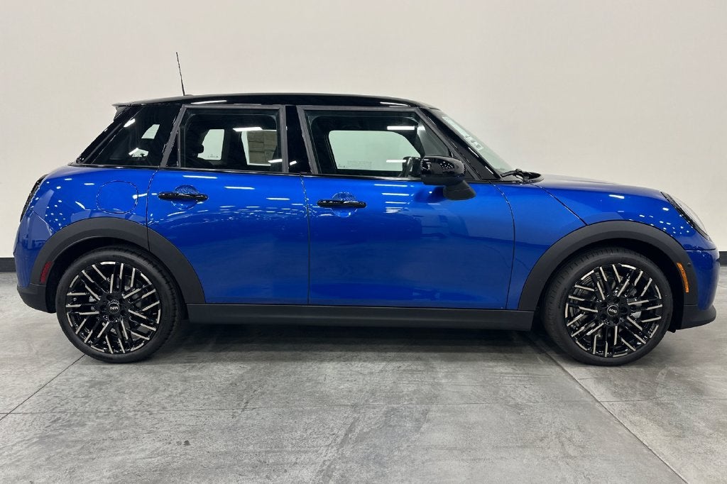 2027 MINI 4 DOOR SIGNATURE PLUS
