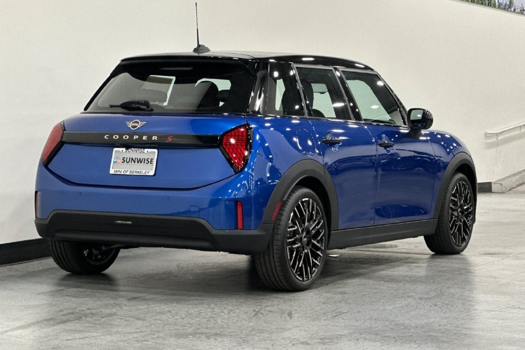 2027 MINI 4 DOOR SIGNATURE PLUS