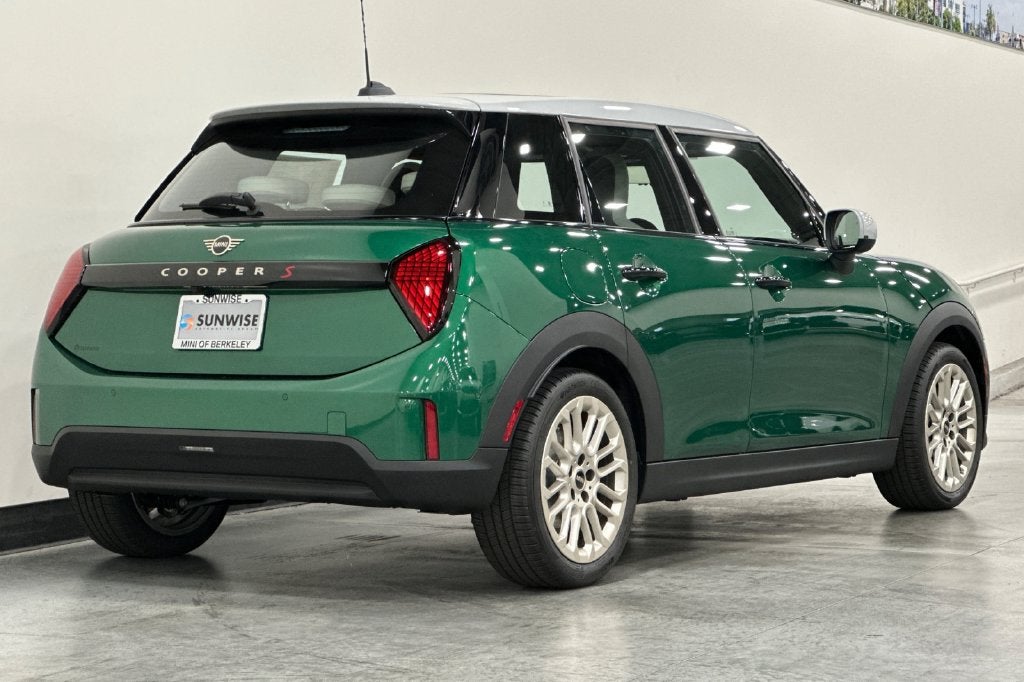 2027 MINI 4 DOOR ICONIC