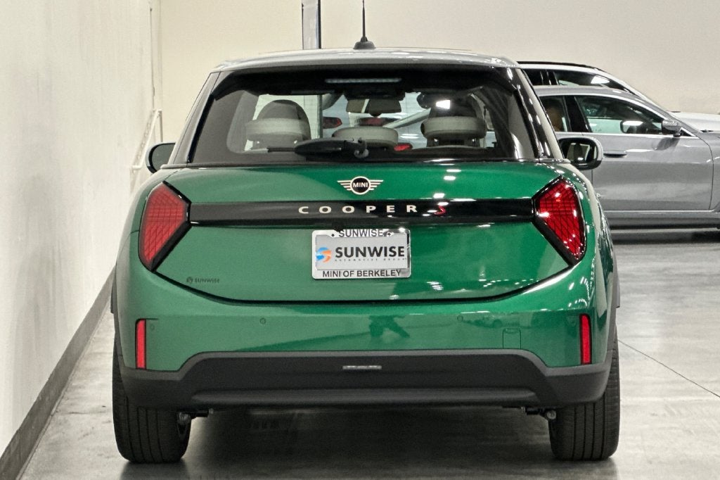 2027 MINI 4 DOOR ICONIC