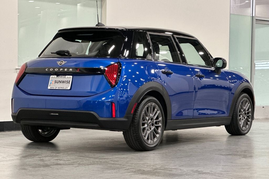 2025 MINI Cooper S Iconic