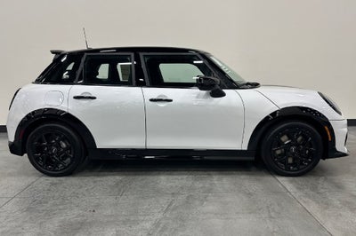 2027 MINI 4 DOOR ICONIC