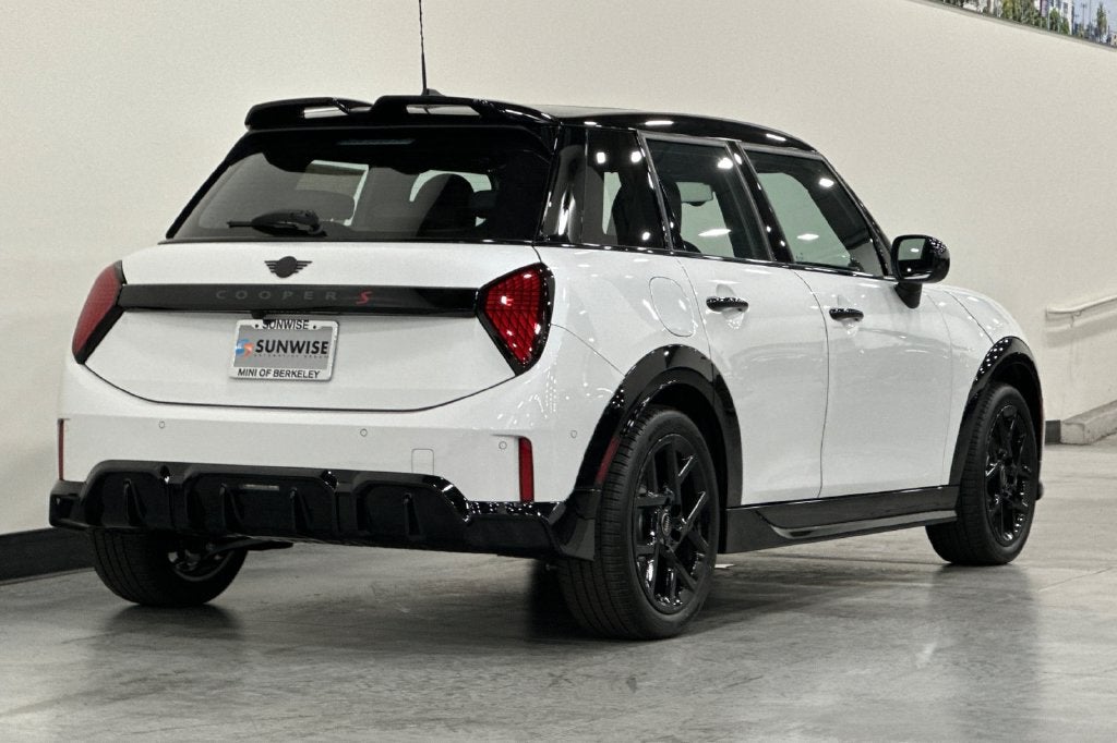 2027 MINI 4 DOOR ICONIC