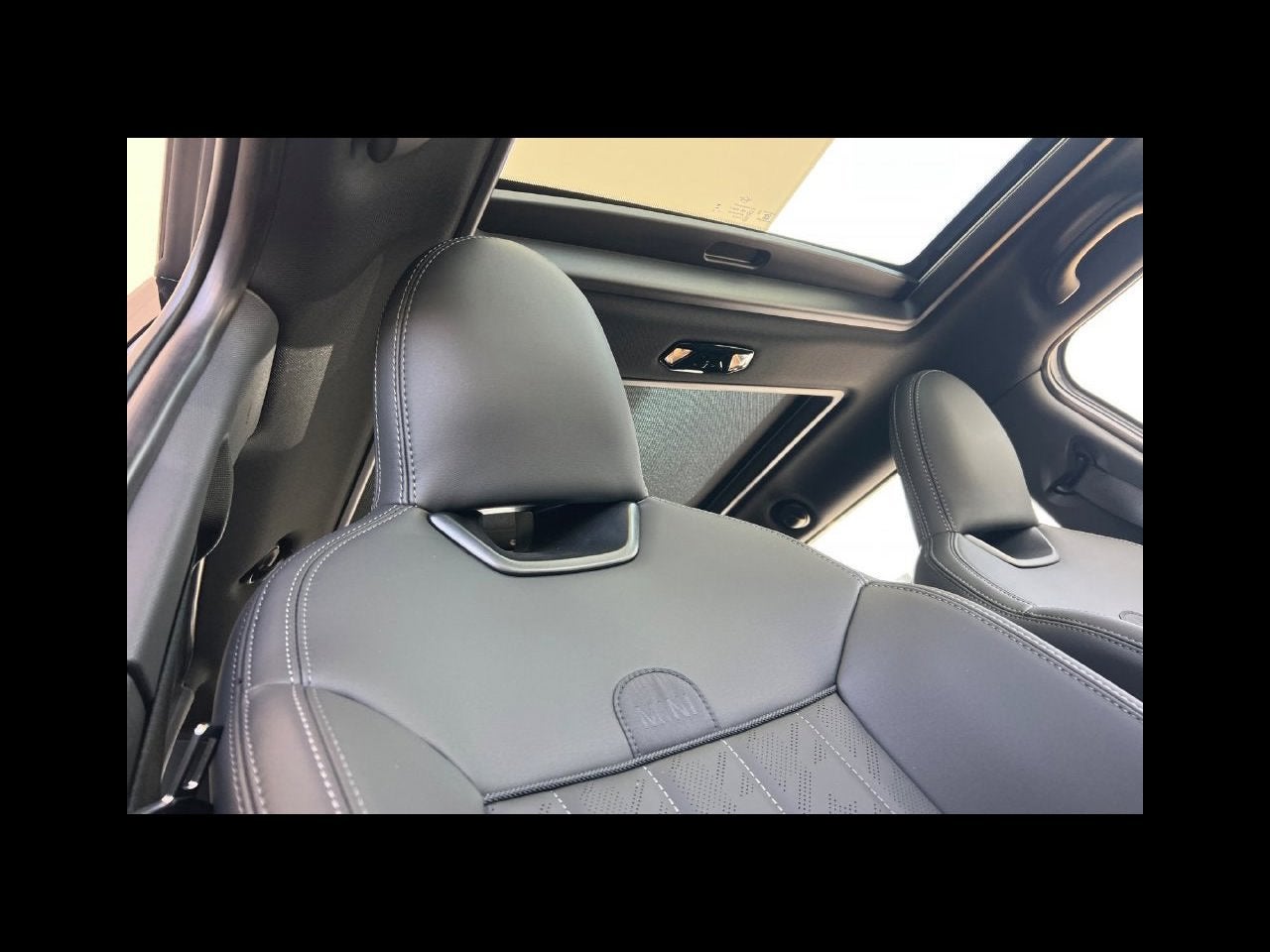 2027 MINI 4 DOOR ICONIC