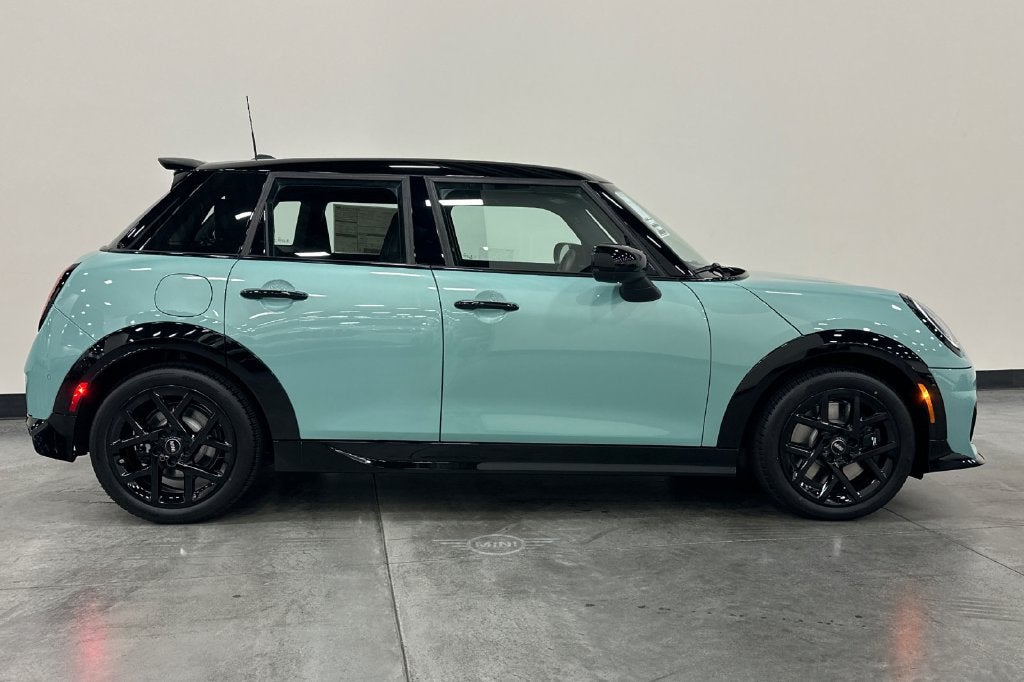 2027 MINI 4 DOOR ICONIC