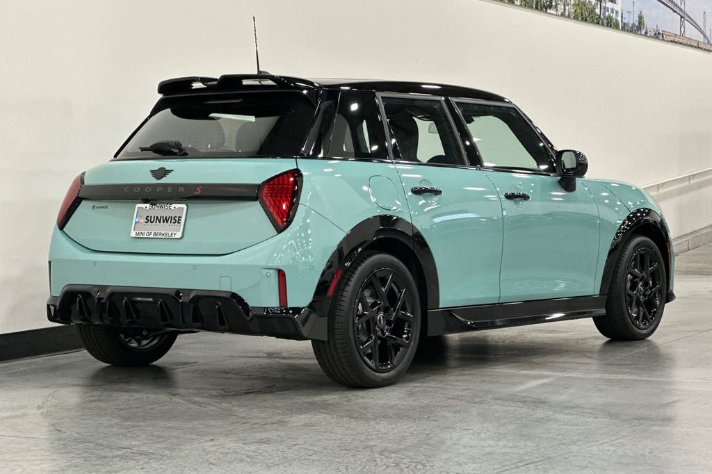 2027 MINI 4 DOOR ICONIC
