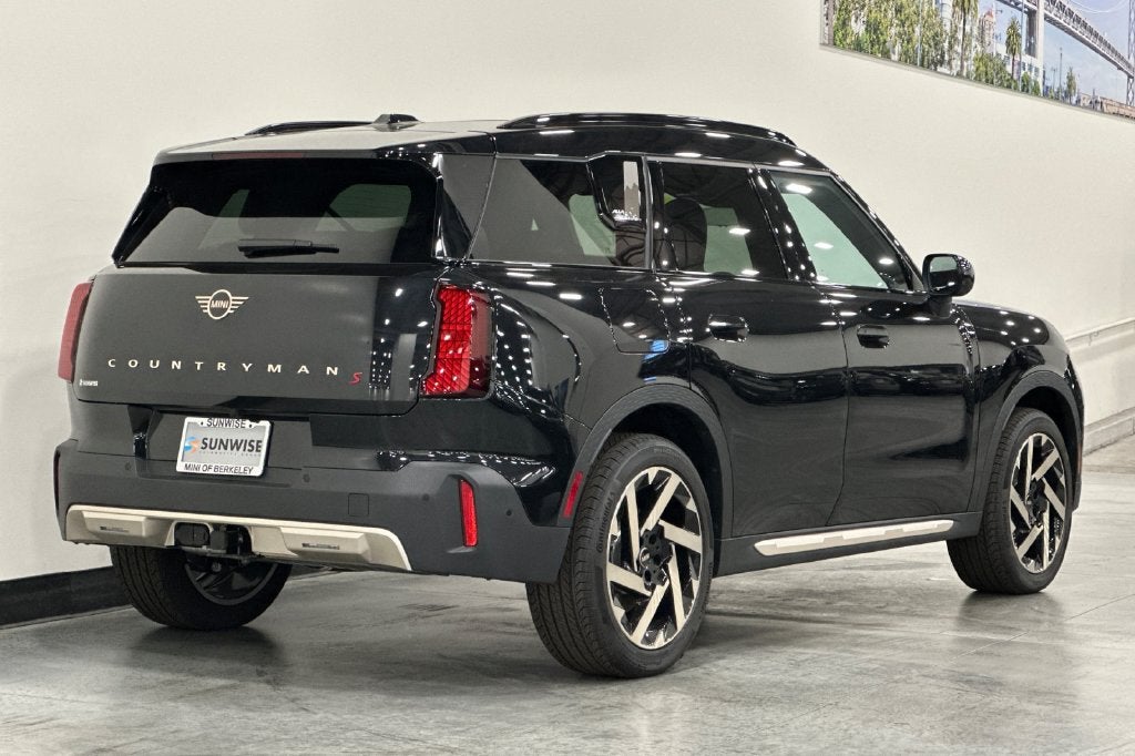 2027 MINI COUNTRYMAN ICONIC
