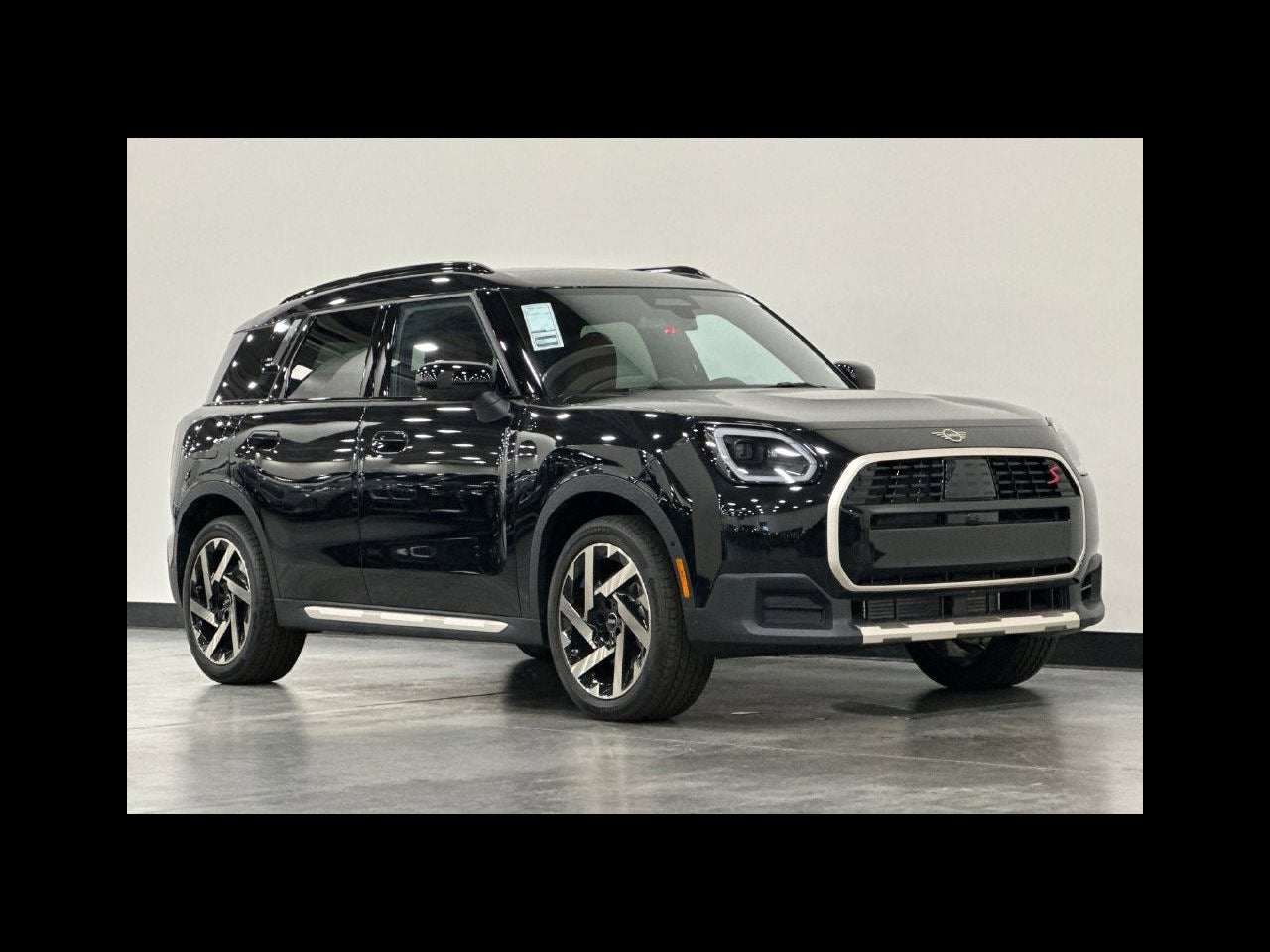 2027 MINI COUNTRYMAN ICONIC
