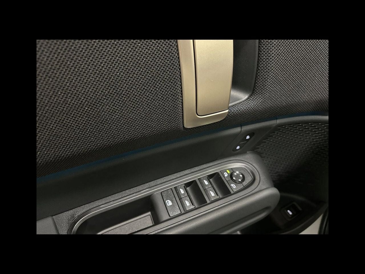2027 MINI COUNTRYMAN Base