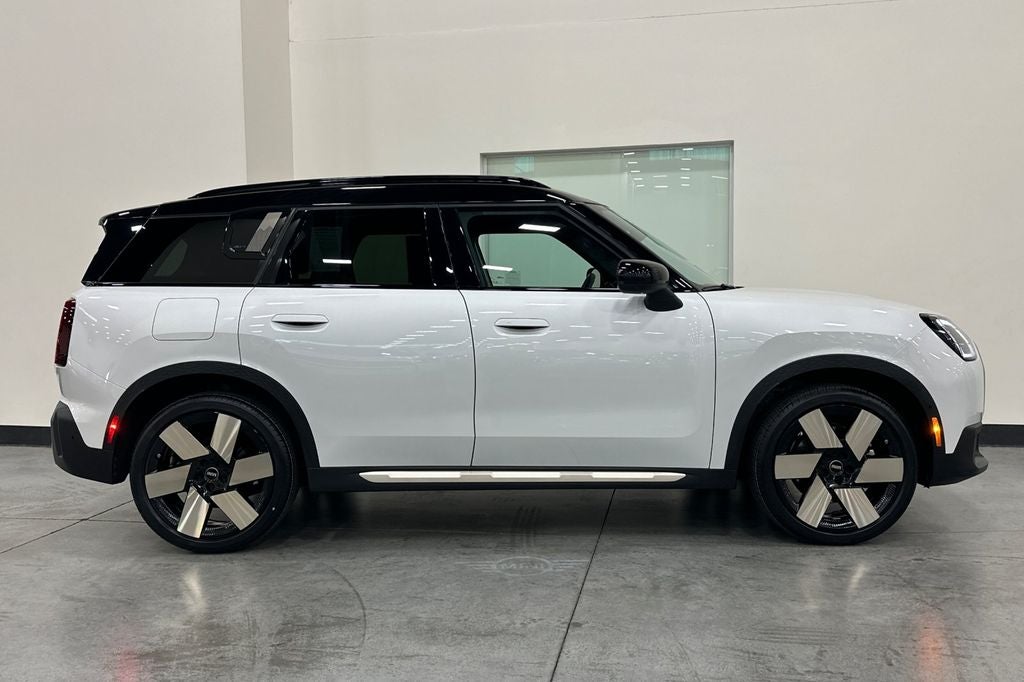 2025 MINI Cooper S Countryman Iconic