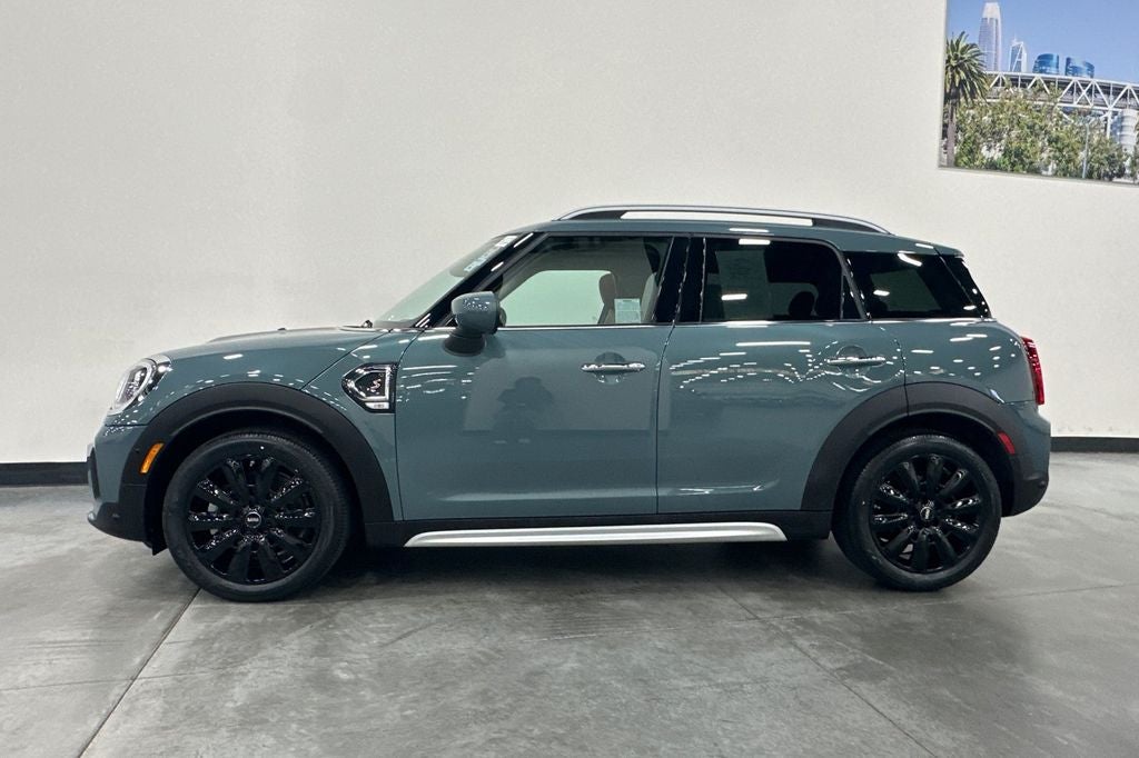 2024 MINI Cooper S Countryman Iconic